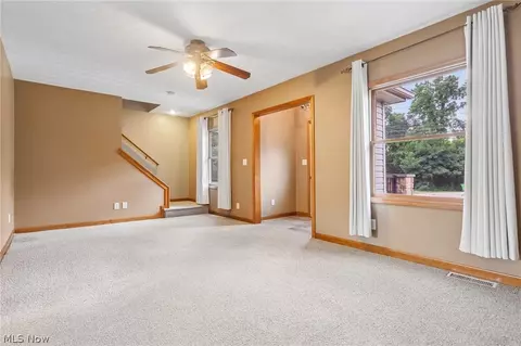 Living - 955 E Schaaf Rd, Brooklyn Heights, OH 44131 photo 2 of 5