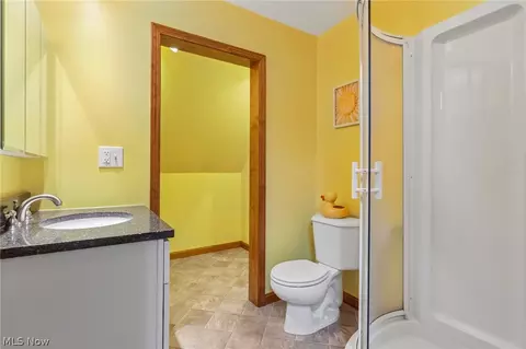 Bath - 955 E Schaaf Rd, Brooklyn Heights, OH 44131 photo 2 of 3