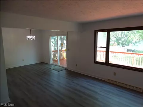 Living - 167 Maple St, Jefferson, OH 44047 photo 2 of 4