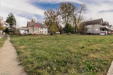 14302 Coit Rd, Cleveland, OH 44110