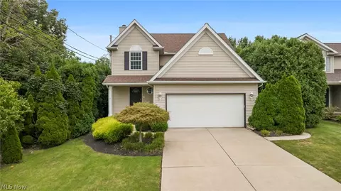 Exterior - 29008 Uxbridge Dr, Willowick, OH 44095 photo 3 of 4