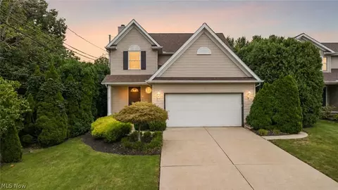 29008 Uxbridge Dr, Willowick, OH 44095