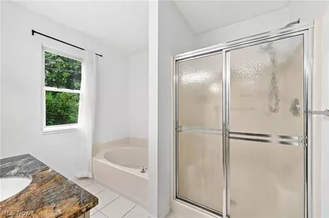 Bath - 29008 Uxbridge Dr, Willowick, OH 44095 photo 3 of 5