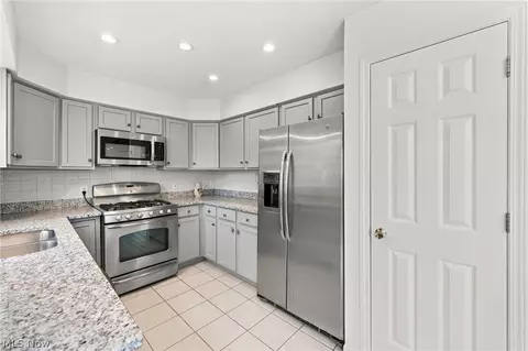 Kitchen - 29008 Uxbridge Dr, Willowick, OH 44095 photo 2 of 4