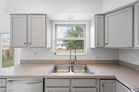 Kitchen - 29008 Uxbridge Dr, Willowick, OH 44095 photo 4 of 4