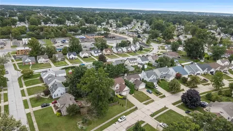 View/Area - 29008 Uxbridge Dr, Willowick, OH 44095 photo 5 of 8
