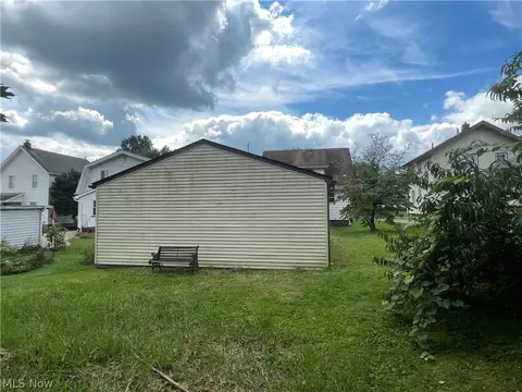 Exterior - 97 Creed St, Struthers, OH 44471 photo 5 of 5
