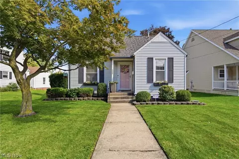 335 Harmon St SW, North Canton, OH 44720