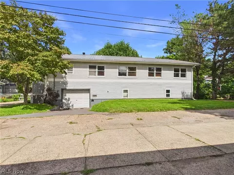 712 Marietta Ln, Marietta, OH 45750