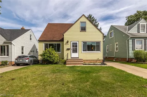 8324 Ivandale Dr, Parma, OH 44129