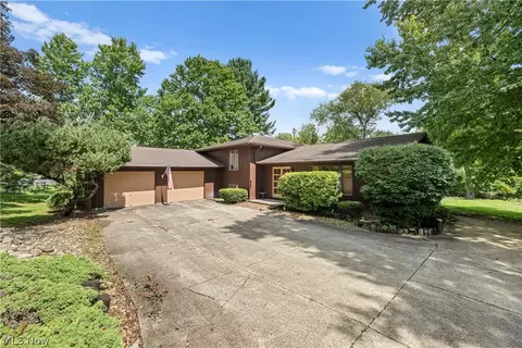 6451 Kungle Rd, Clinton, OH 44216