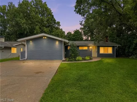 9103 Cranbrook Dr, Northfield, OH 44067
