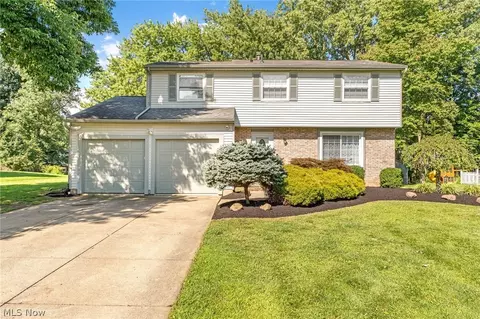 4366 Sunnyview Dr, Uniontown, OH 44685