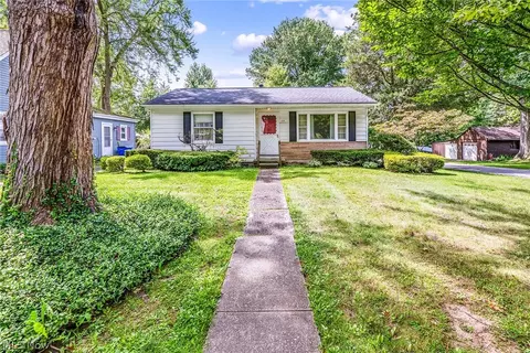 177 N Scranton St, Ravenna, OH 44266