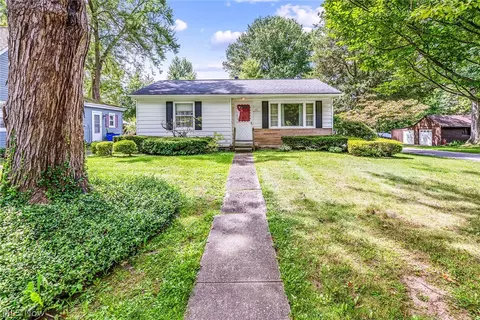 177 N Scranton St, Ravenna, OH 44266