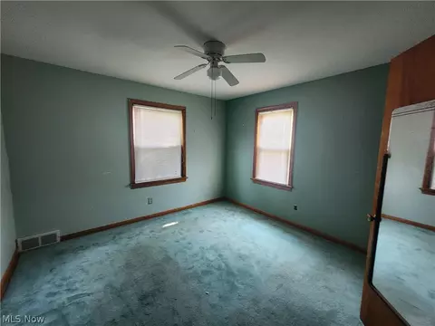 105 Helena Dr, Struthers, OH 44471 photo 8
