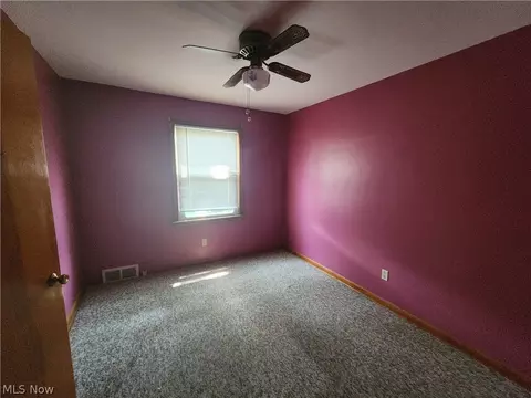 105 Helena Dr, Struthers, OH 44471 photo 7