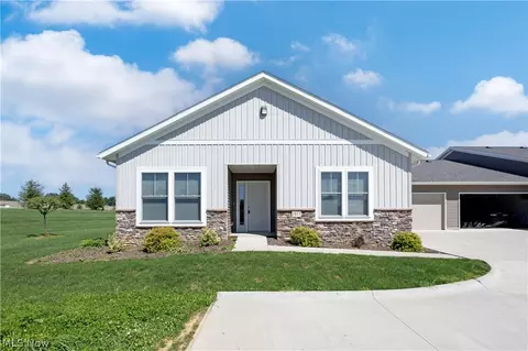 1813 Blackberry Ln, Orrville, OH 44667