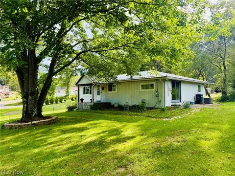 44373 Y And O Rd, Wellsville, OH 43968