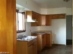 137 Grove Dr, Ashtabula, OH 44004 photo 3