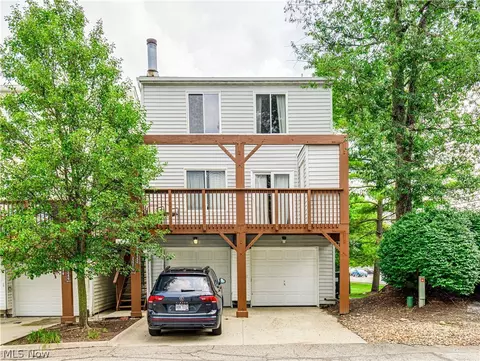 22252 Center Ridge Rd, Rocky River, OH 44116