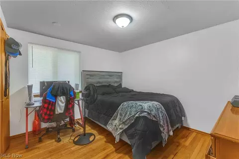 Bedroom - 208 Georgia Ave, Elyria, OH 44035 photo 9 of 10