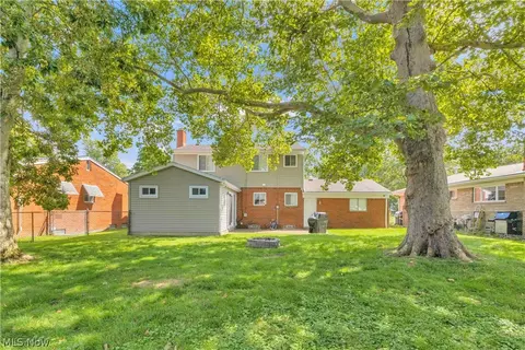Exterior - 208 Georgia Ave, Elyria, OH 44035 photo 5 of 7