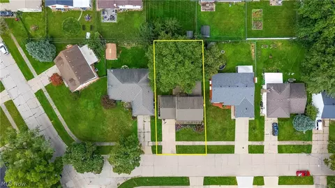 View/Area - 208 Georgia Ave, Elyria, OH 44035 photo 2 of 5