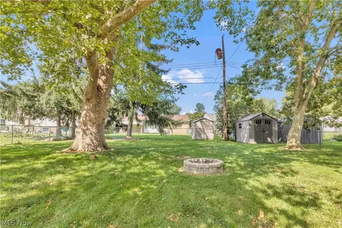 Exterior - 208 Georgia Ave, Elyria, OH 44035 photo 3 of 7