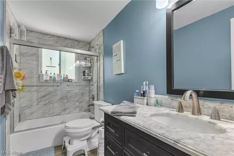 Bath - 208 Georgia Ave, Elyria, OH 44035 photo 2 of 2