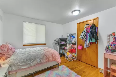 Bedroom - 208 Georgia Ave, Elyria, OH 44035 photo 5 of 10