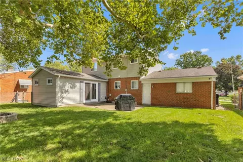 Exterior - 208 Georgia Ave, Elyria, OH 44035 photo 6 of 7