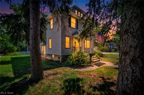 1537 Grace Ave, Lakewood, OH 44107
