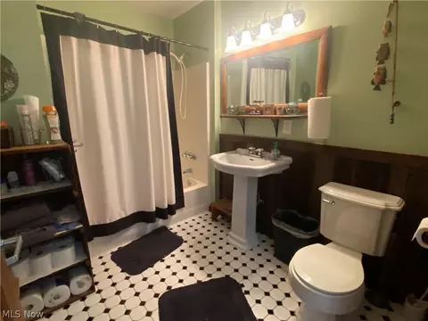 Bath - 100 Stratton Ln, Flushing, OH 43977 photo 1 of 5