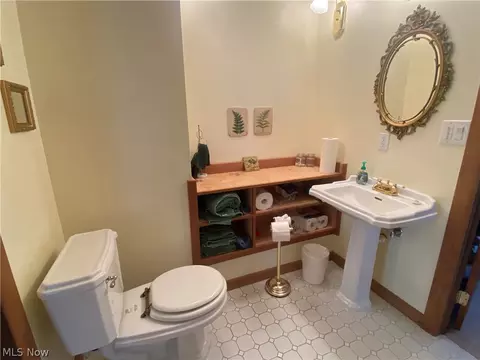 Bath - 100 Stratton Ln, Flushing, OH 43977 photo 5 of 5