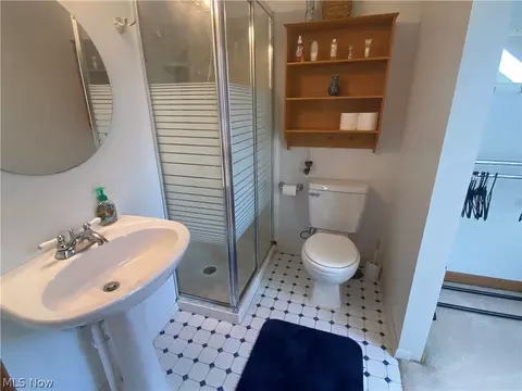 Bath - 100 Stratton Ln, Flushing, OH 43977 photo 2 of 5