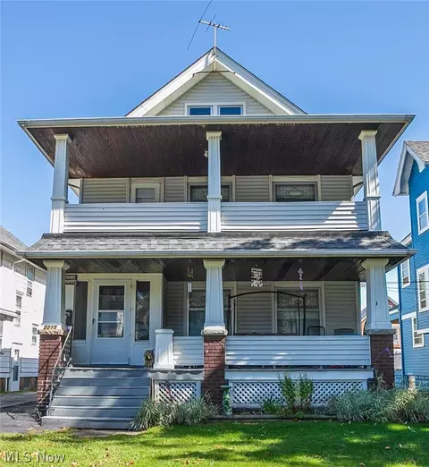2215 W 101st St, Cleveland, OH 44102