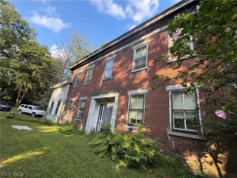 18 Orchard Dr, Martins Ferry, OH 43935