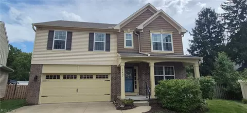 17497 Woodshire Dr, Strongsville, OH 44149