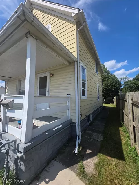 Exterior - 123 E 35th St, Lorain, OH 44055 photo 1 of 6