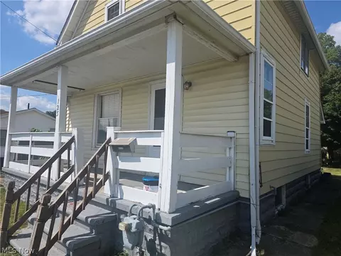 Exterior - 123 E 35th St, Lorain, OH 44055 photo 5 of 6