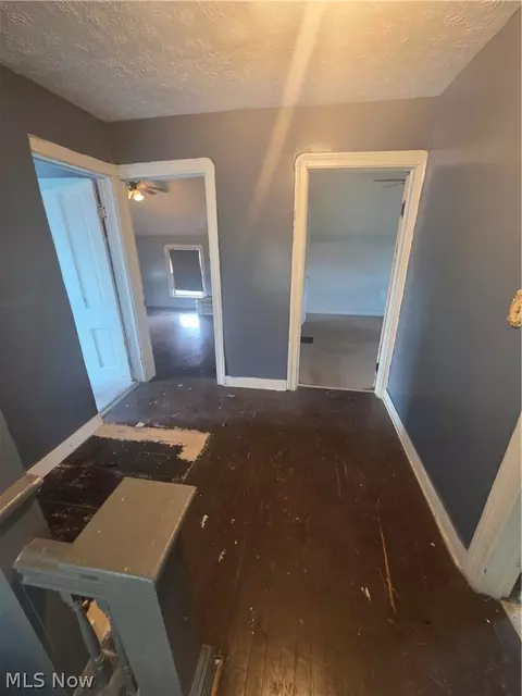 Entry Way - 123 E 35th St, Lorain, OH 44055 photo 6 of 9
