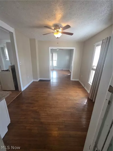 Entry Way - 123 E 35th St, Lorain, OH 44055 photo 8 of 9