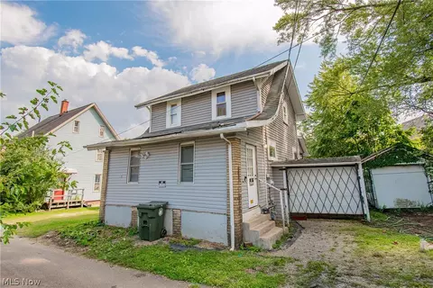 510 Homes Pl NW, Canton, OH 44703