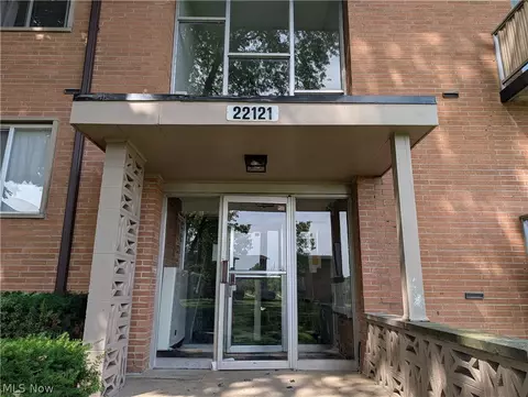 22121 River Oaks #E12, Rocky River, OH 44116