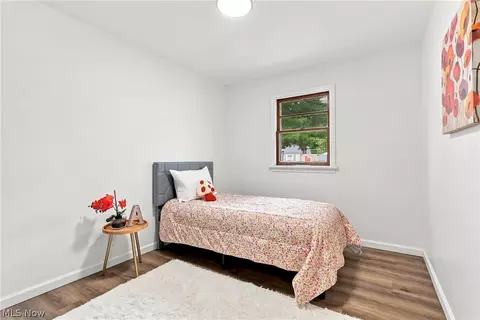 Bedroom - 4450 7th St NW, Canton, OH 44708 photo 4 of 5
