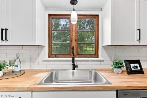 Kitchen - 4450 7th St NW, Canton, OH 44708 photo 5 of 5