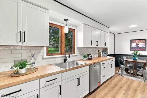 Kitchen - 4450 7th St NW, Canton, OH 44708 photo 3 of 5