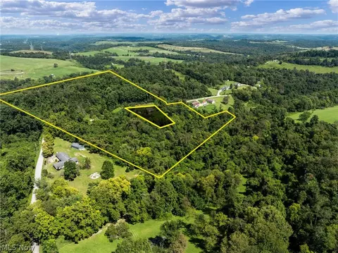 55541 Barnes Rd, Martins Ferry, OH 43935