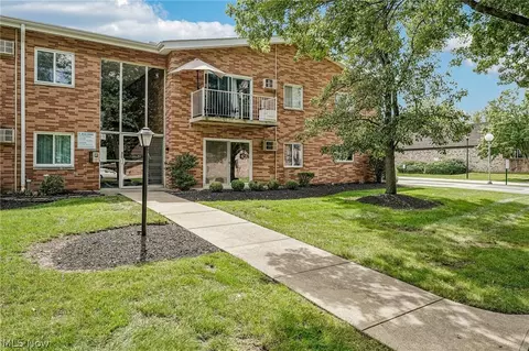 491 Tollis Pkwy #173E, Broadview Heights, OH 44147